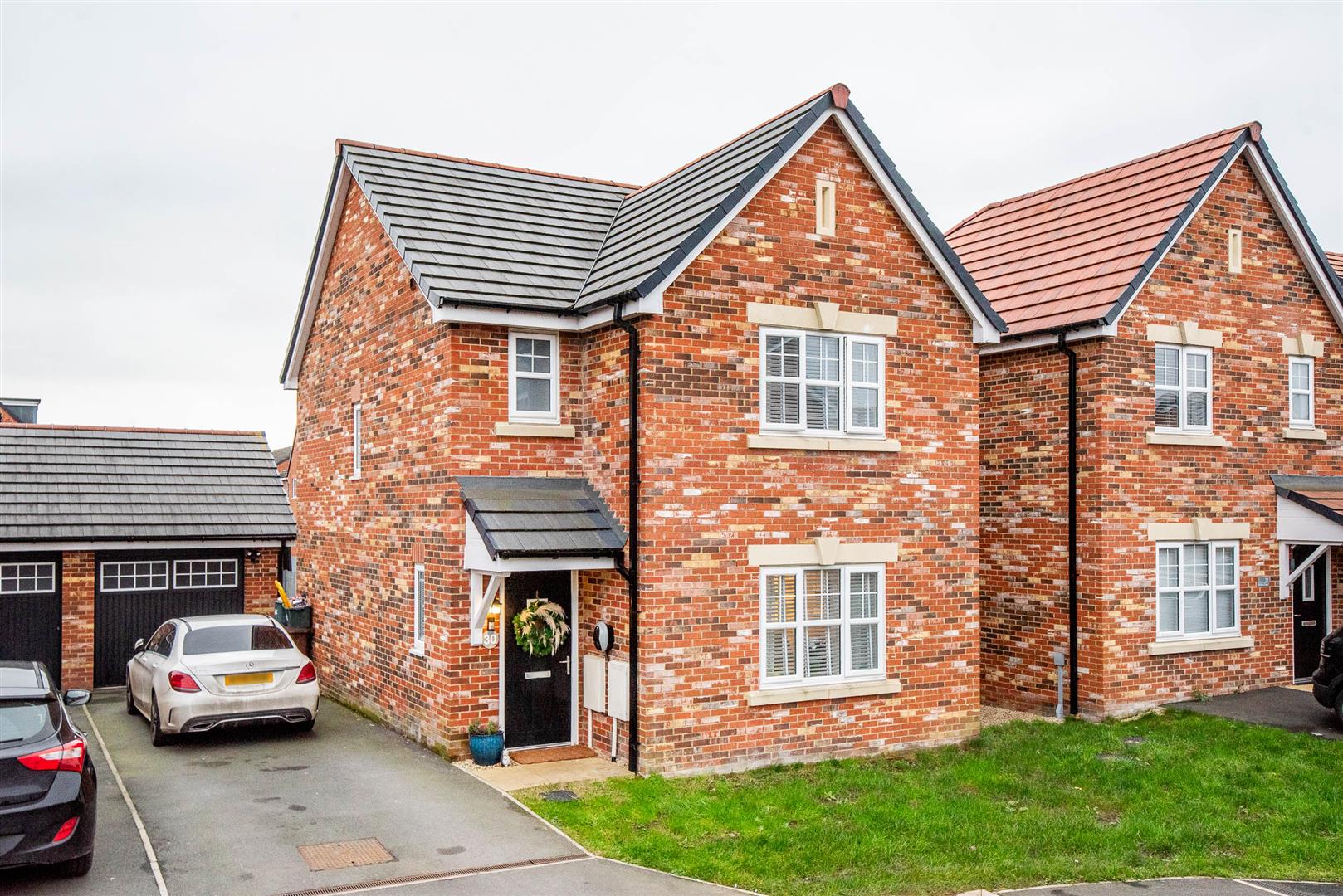 3 bed property in Foden Close, Leyland